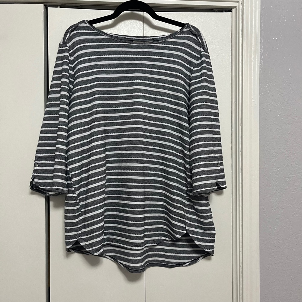 Chico's Zenergy Gray White Striped 3/4 Sleeve Top US Size 12/14 Boat Neck